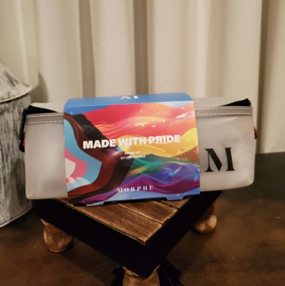 Morphe Made with Pride Brush Set & Bag - Picture 3 of 8